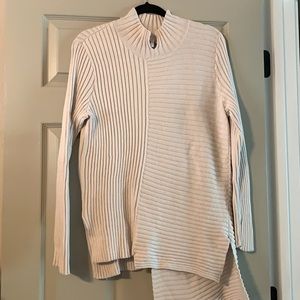 Cabi D-Ring Pullover sweater size medium